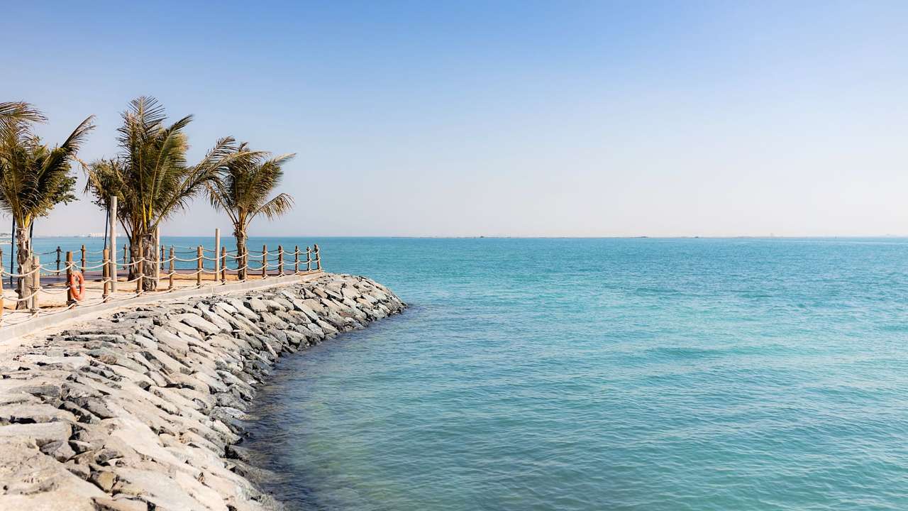 Dəniz kənarında 4 otaqlı villa satılır