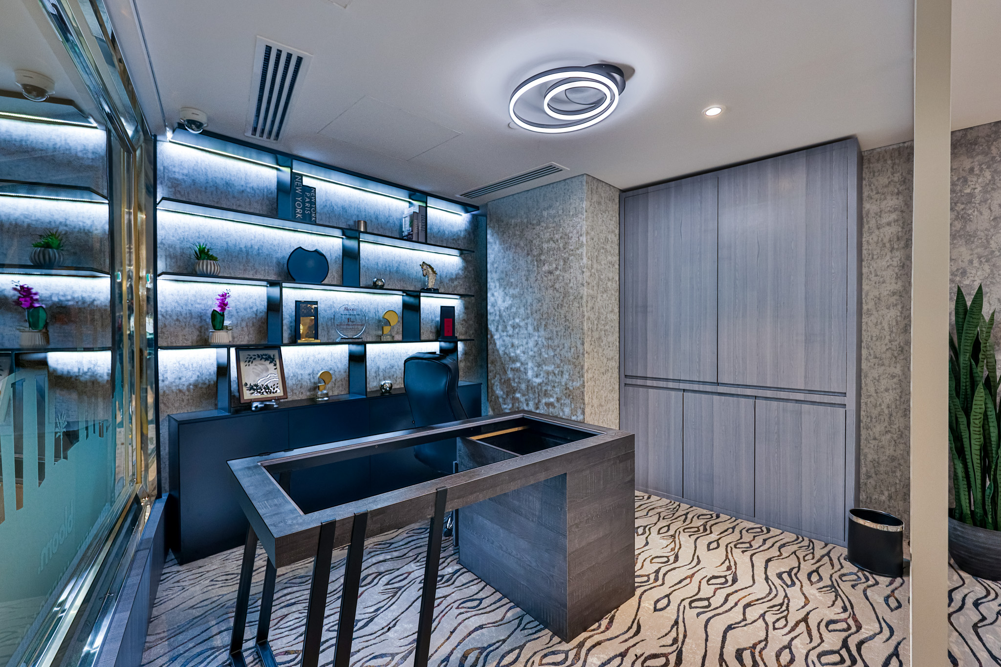 Dusit Thani 7