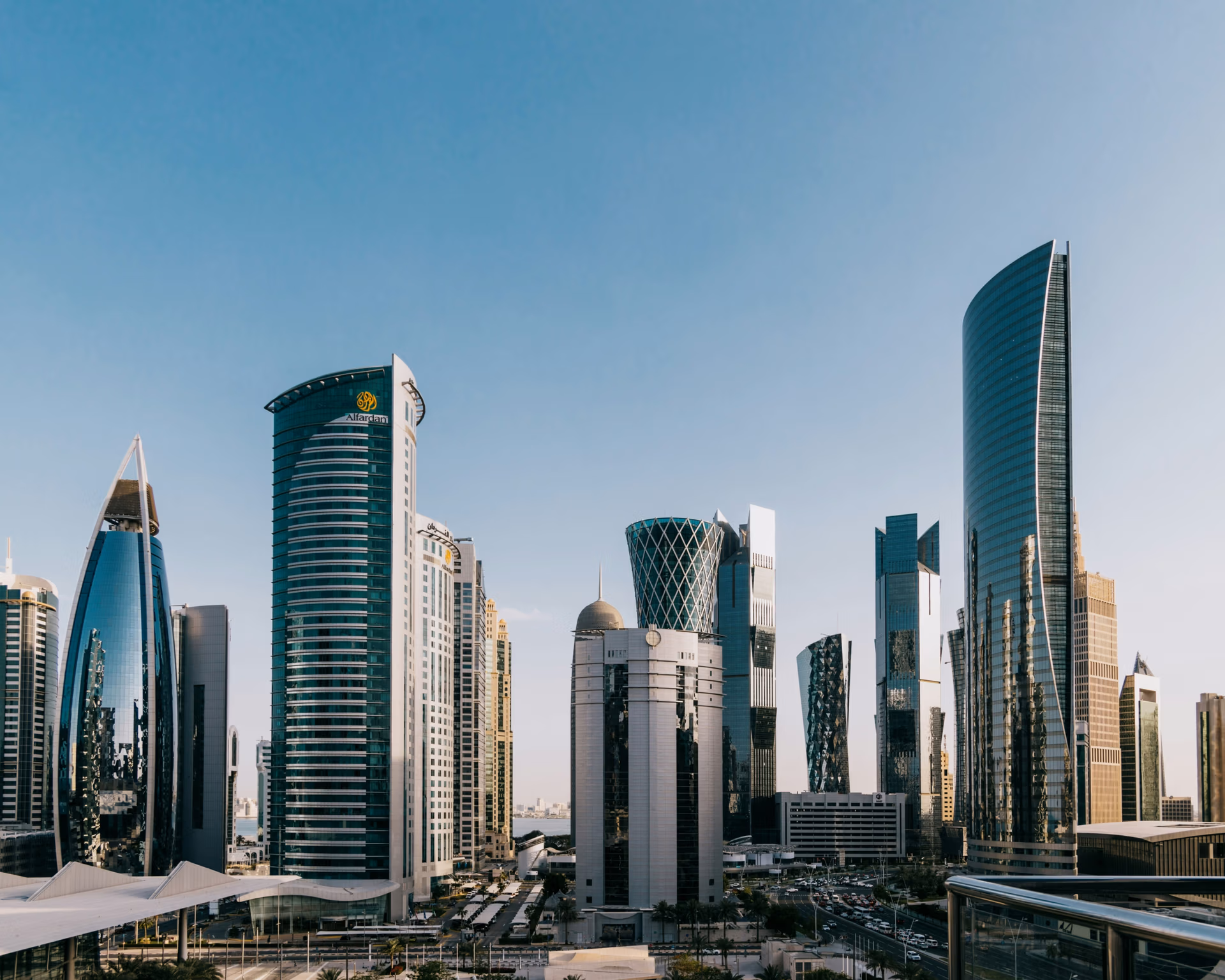 الاستثمار العقاري في أبوظبي 2025 | أفضل المناطق للشراء
