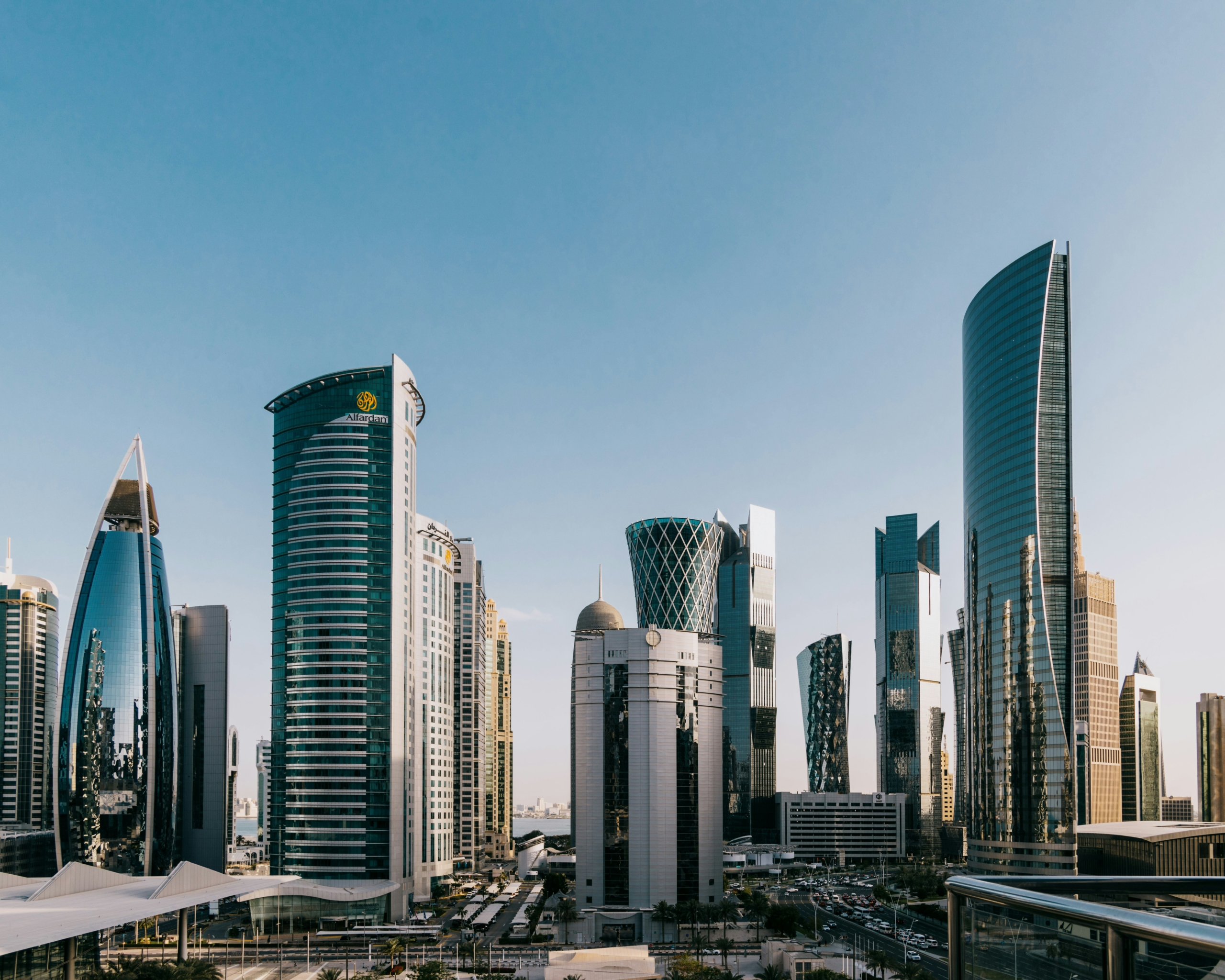 الاستثمار العقاري في أبوظبي 2025 | أفضل المناطق للشراء