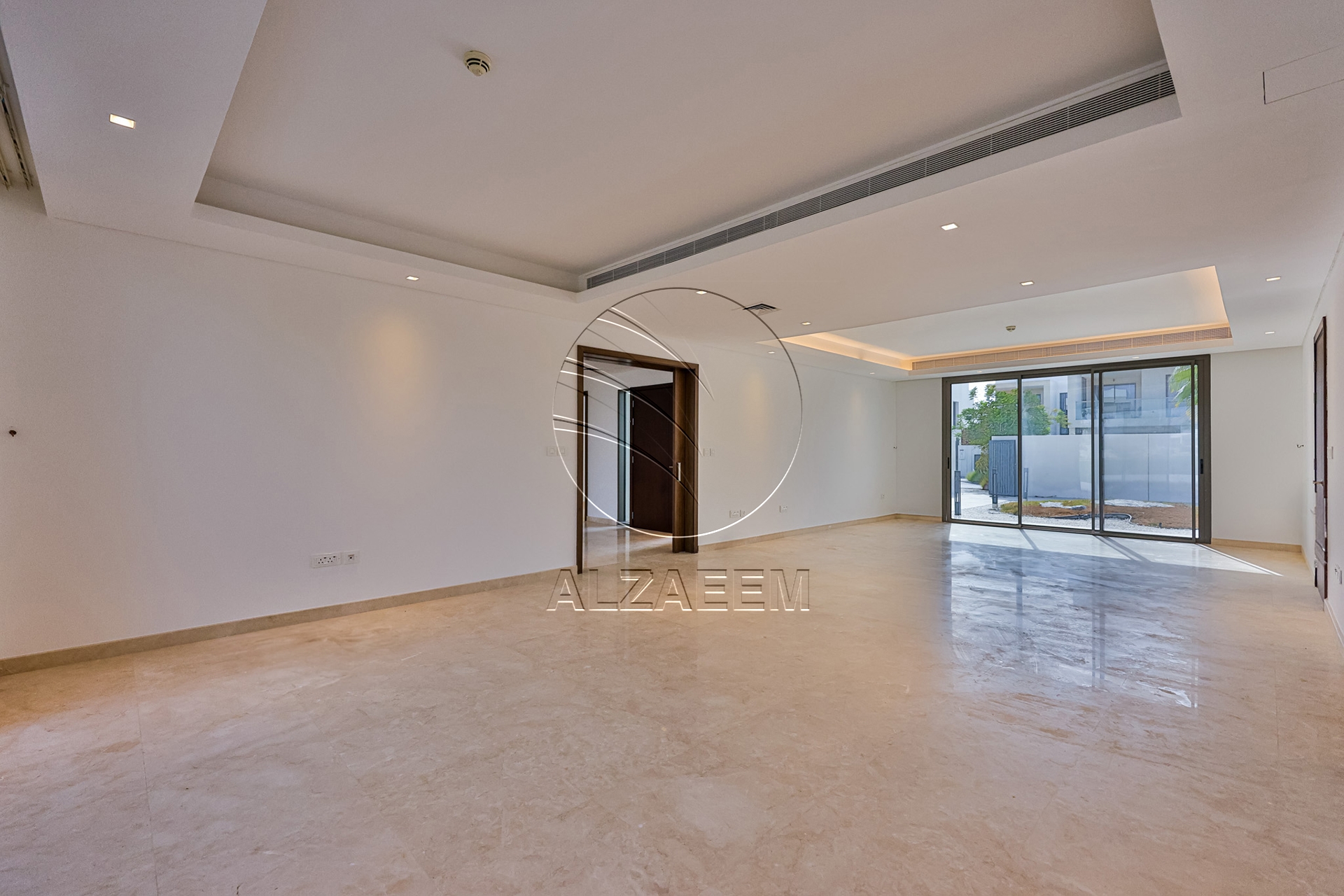 Full Golf Course View | Landscaped | 1047 Sqm Plot