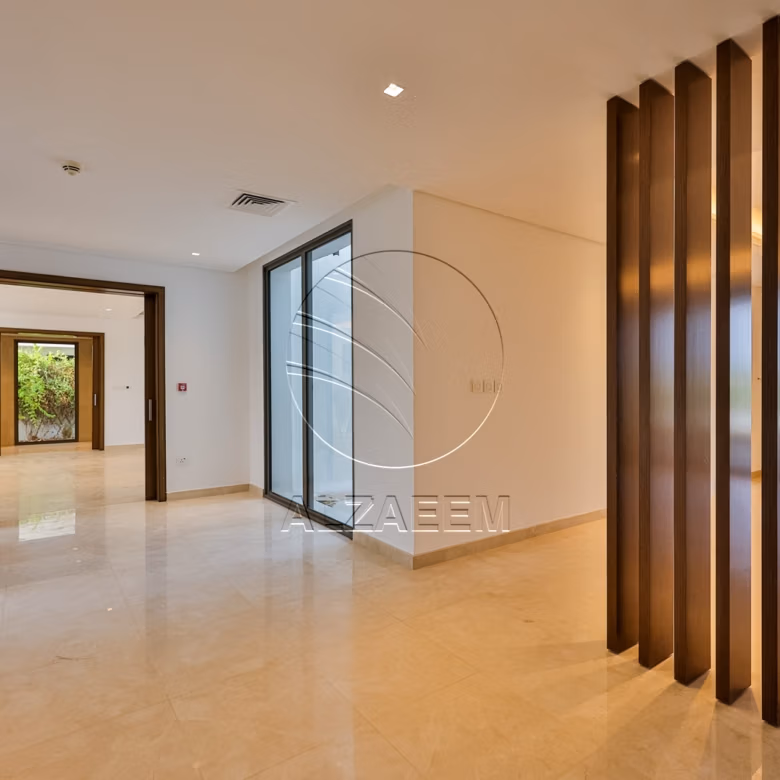 Full Golf Course View | Landscaped | 1047 Sqm Plot