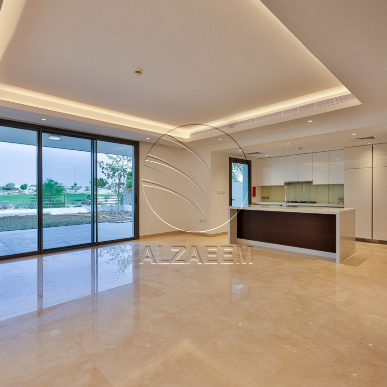 Full Golf Course View | Landscaped | 1047 Sqm Plot