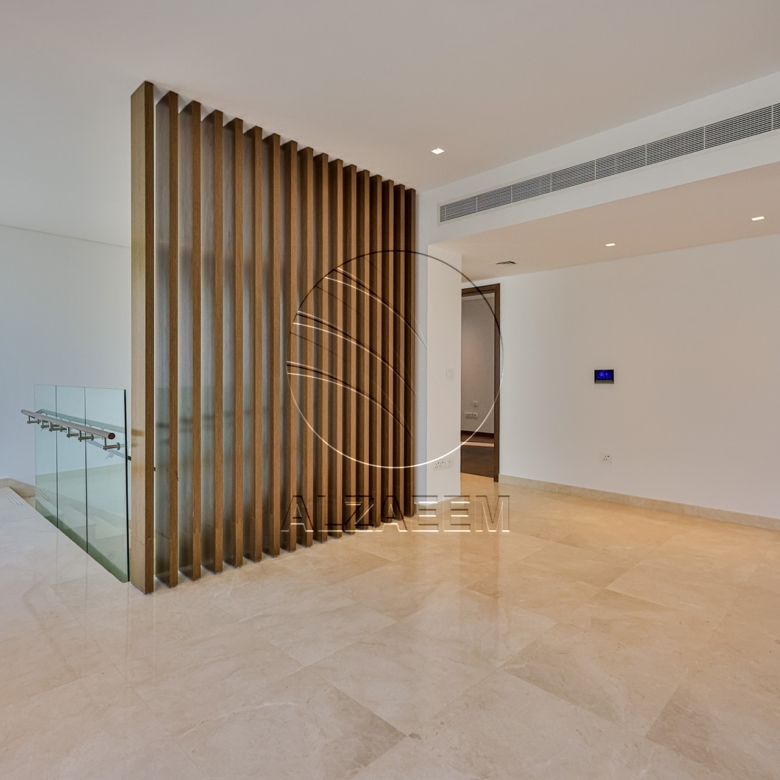 Full Golf Course View | Landscaped | 1047 Sqm Plot
