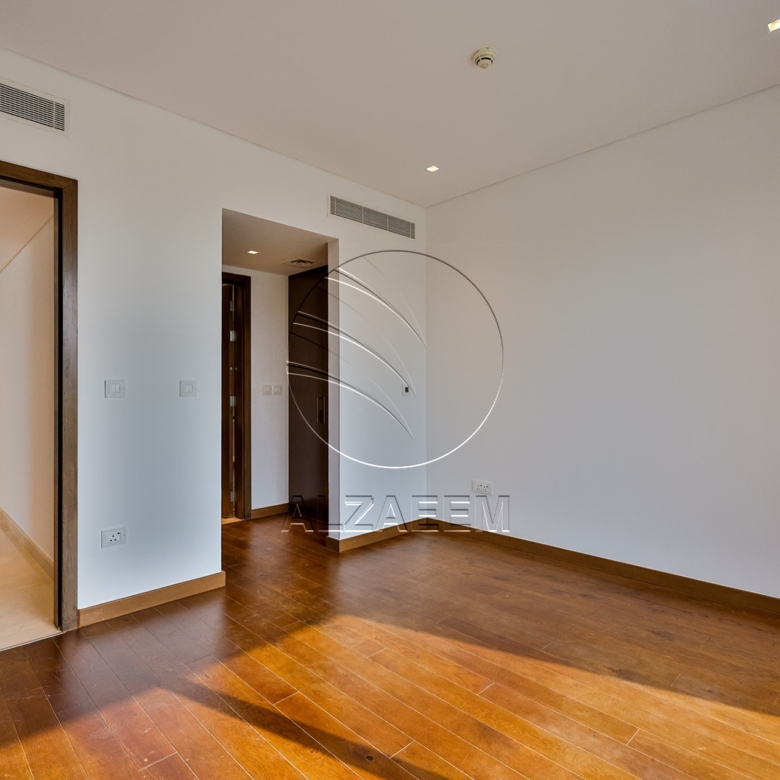 Full Golf Course View | Landscaped | 1047 Sqm Plot