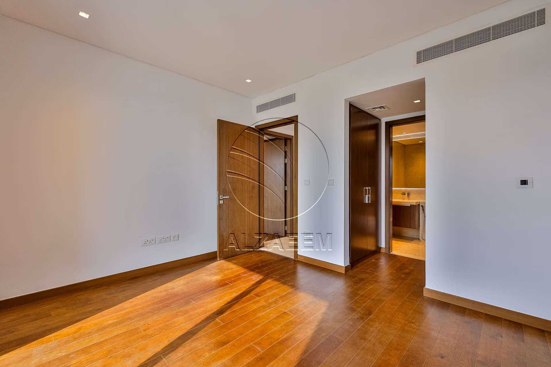 Full Golf Course View | Landscaped | 1047 Sqm Plot