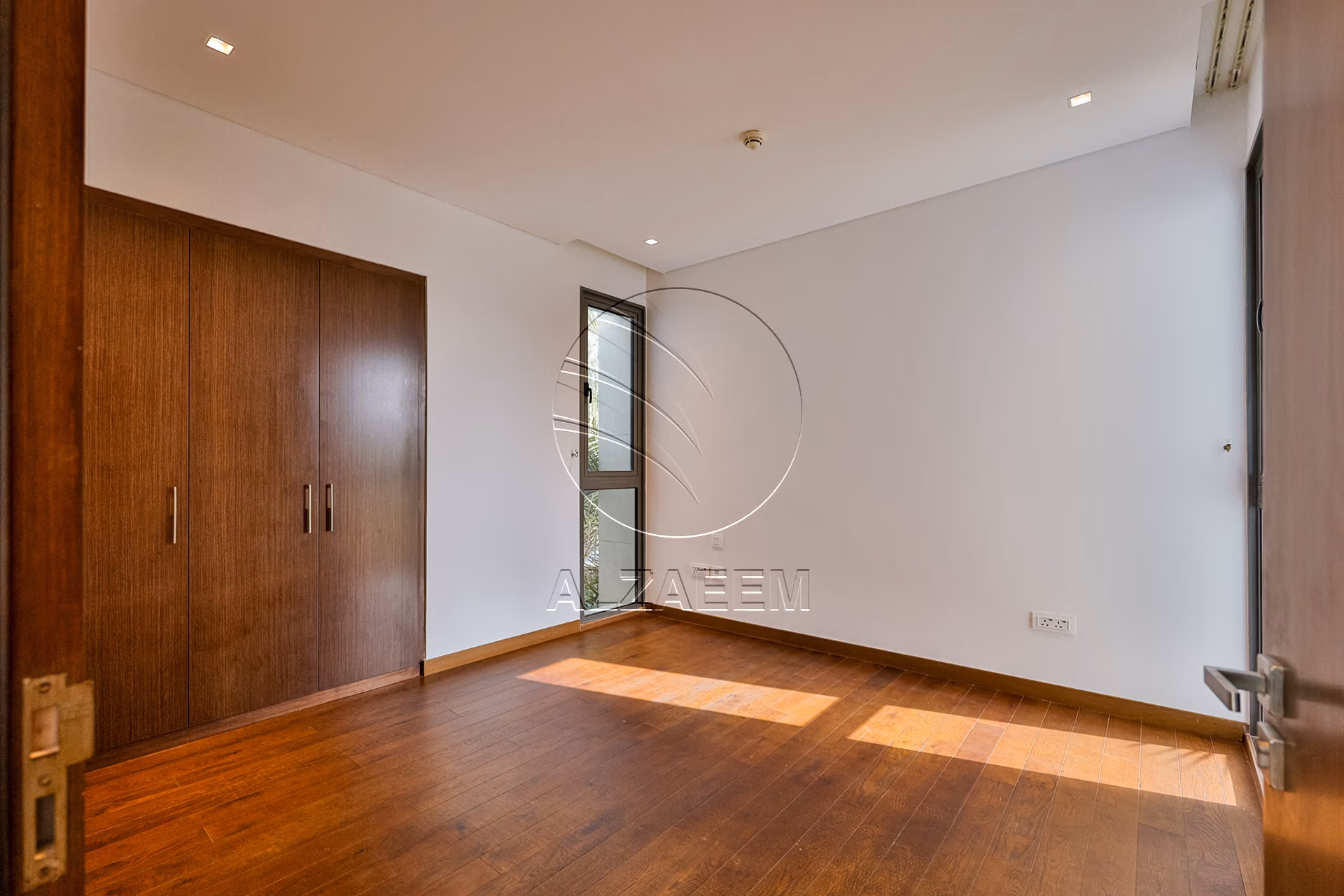 Full Golf Course View | Landscaped | 1047 Sqm Plot