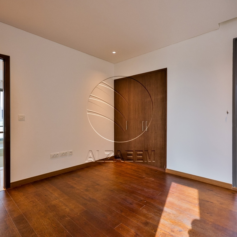 Full Golf Course View | Landscaped | 1047 Sqm Plot