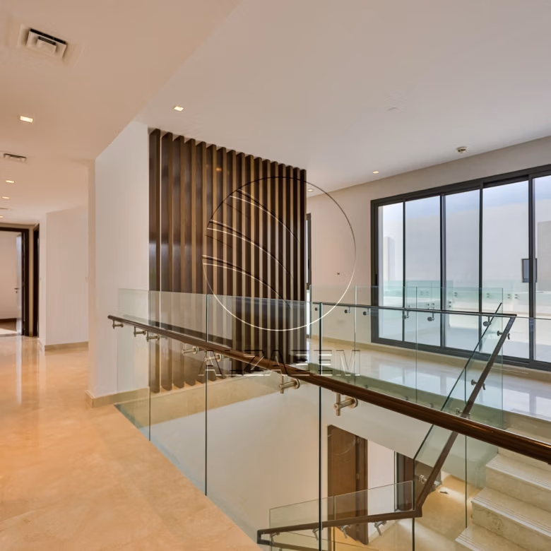 Full Golf Course View | Landscaped | 1047 Sqm Plot