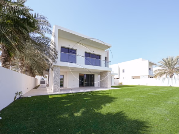 Full Golf Course View | Landscaped | 1047 Sqm Plot