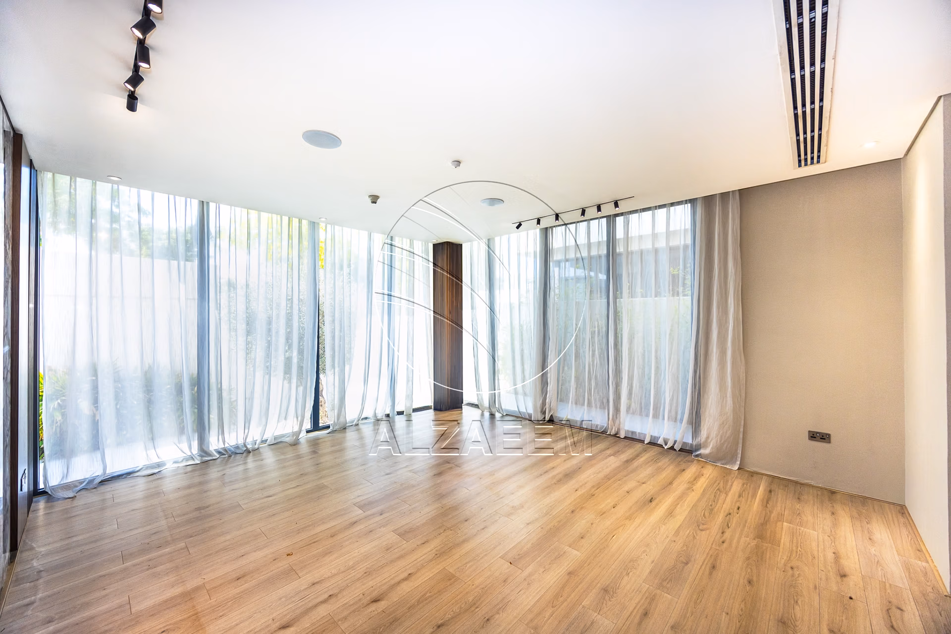 VACANT Single Row | Big Backyard | Up to 3 Payments