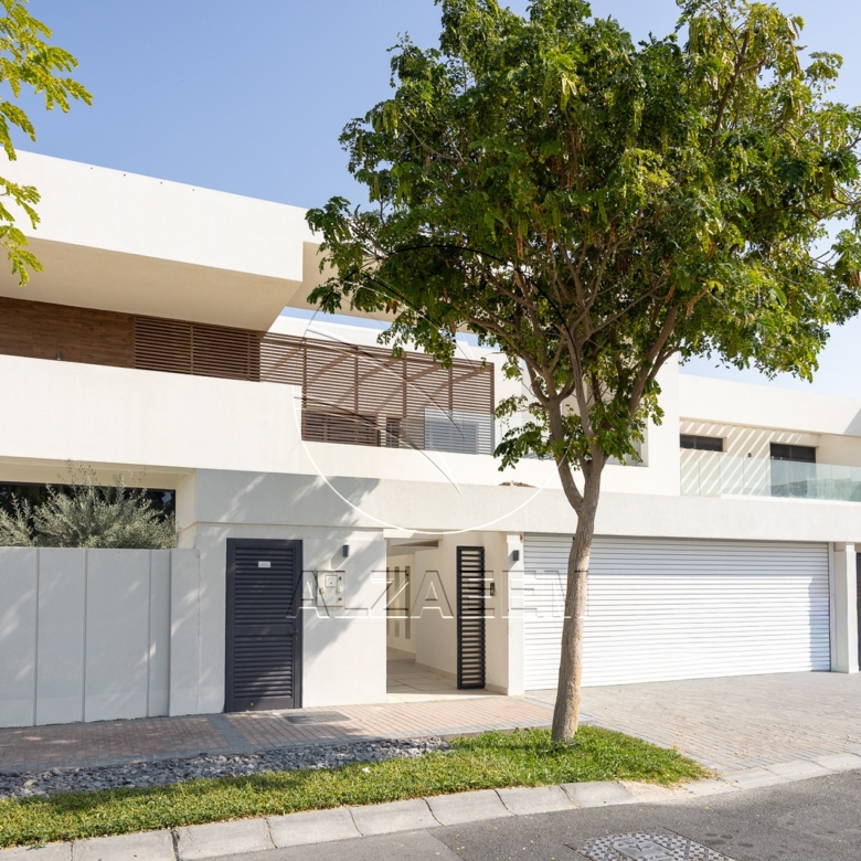 VACANT Single Row | Big Backyard | Up to 3 Payments