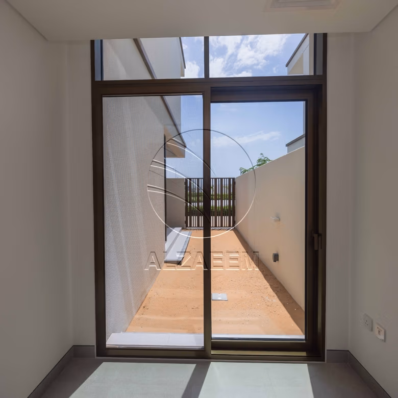 HOT | Corner Unit TH Near the Park