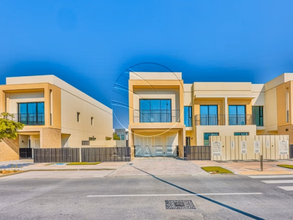 Single Row Semi Corner | Vacant | Near the Gate