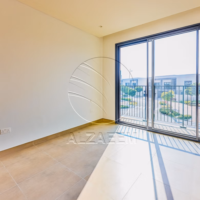 Single Row Semi Corner | Vacant | Near the Gate