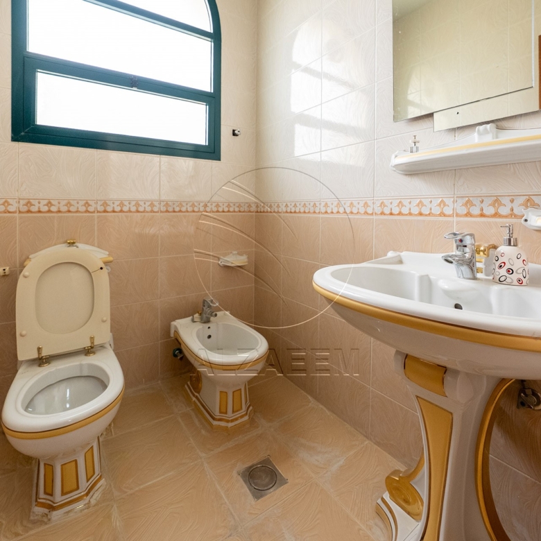 Stunning Villa | Ready for Occupancy | Huge Plot