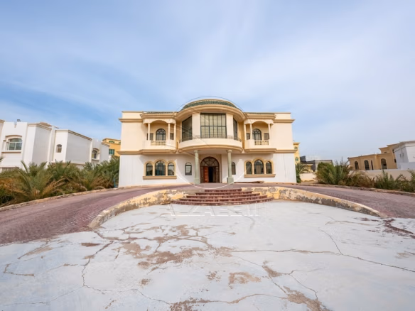 Stunning Villa | Ready for Occupancy | Huge Plot