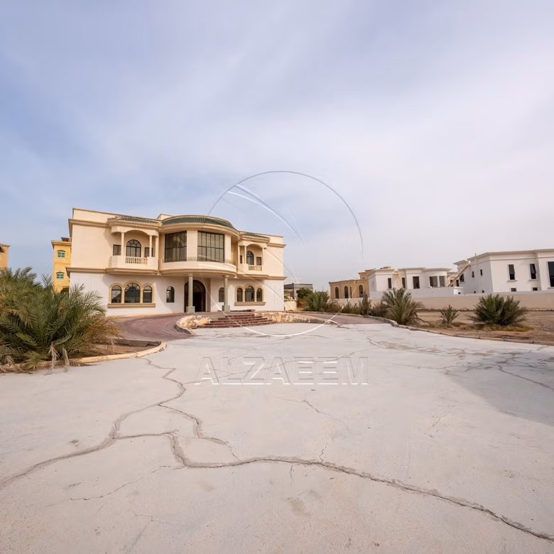 Stunning Villa | Ready for Occupancy | Huge Plot