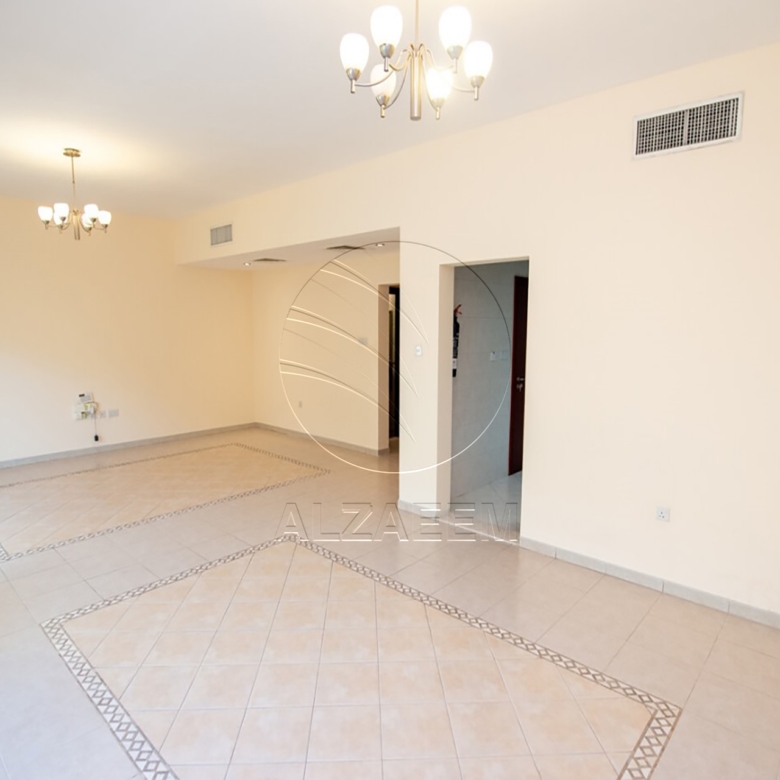 HOT DEAL! Single Row End Unit | Rented + Refund
