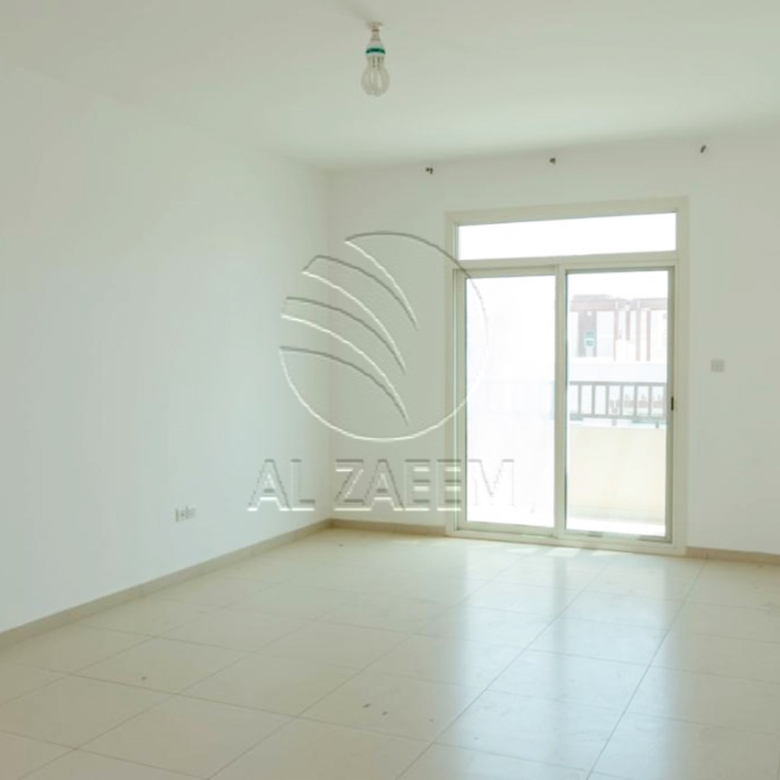 Studio with Balcony | Road View | Tenanted