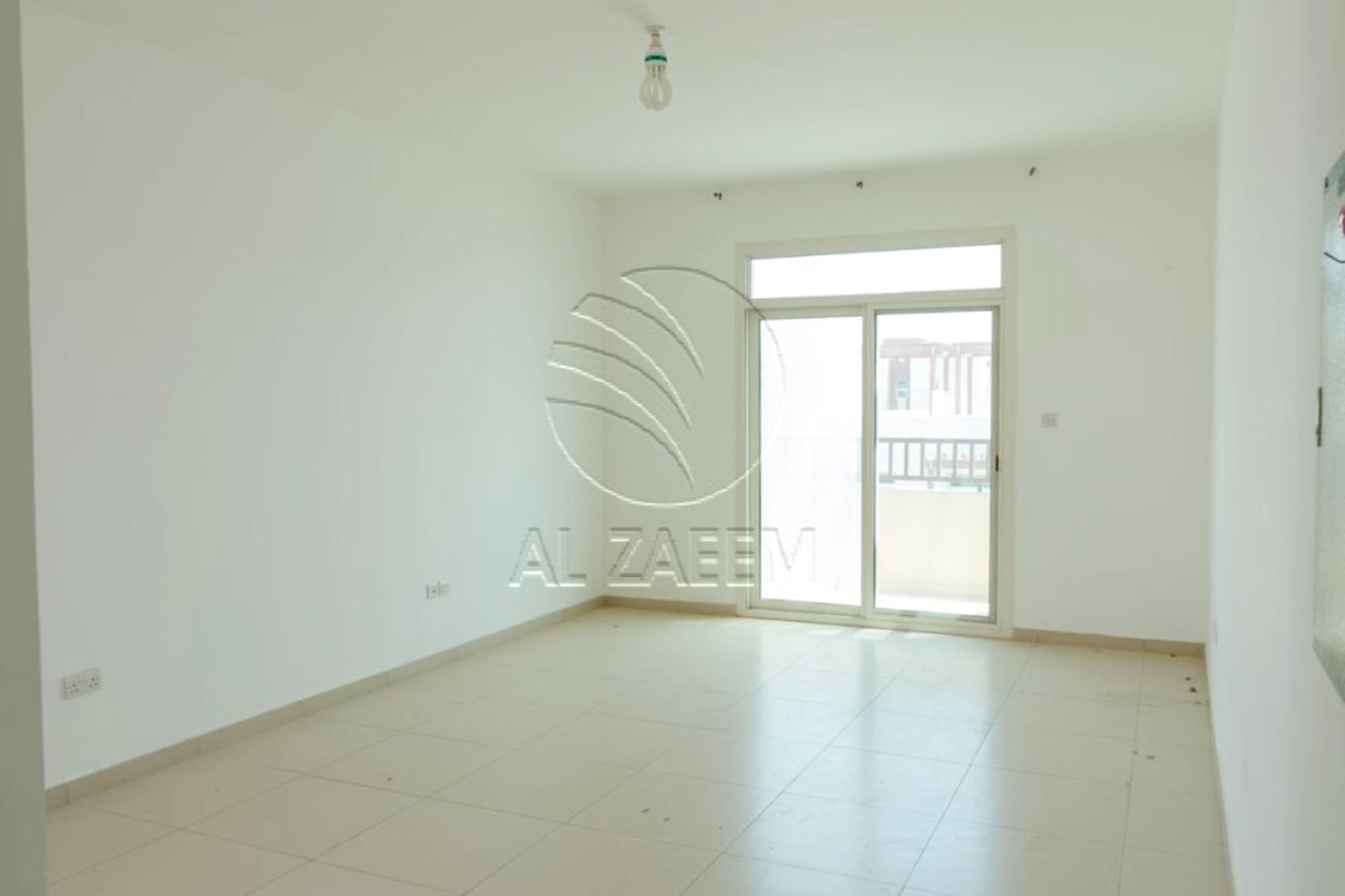 Studio with Balcony | Road View | Tenanted