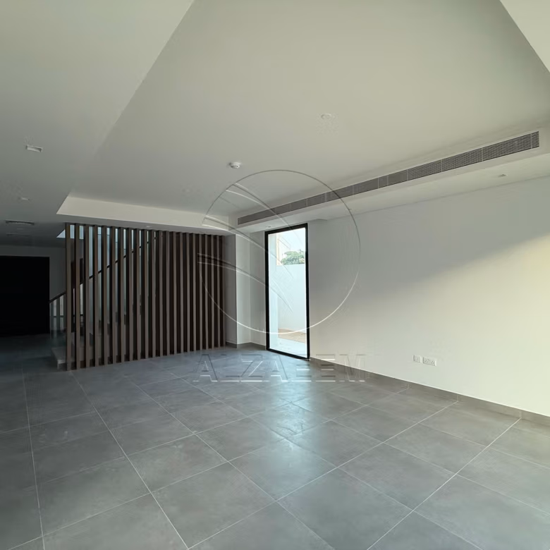 Double Row Corner | Duplex | Move-in Ready