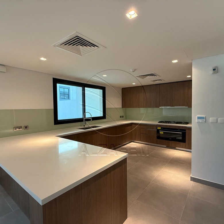 Double Row Corner | Duplex | Move-in Ready