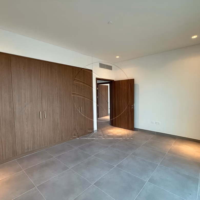 Double Row Corner | Duplex | Move-in Ready