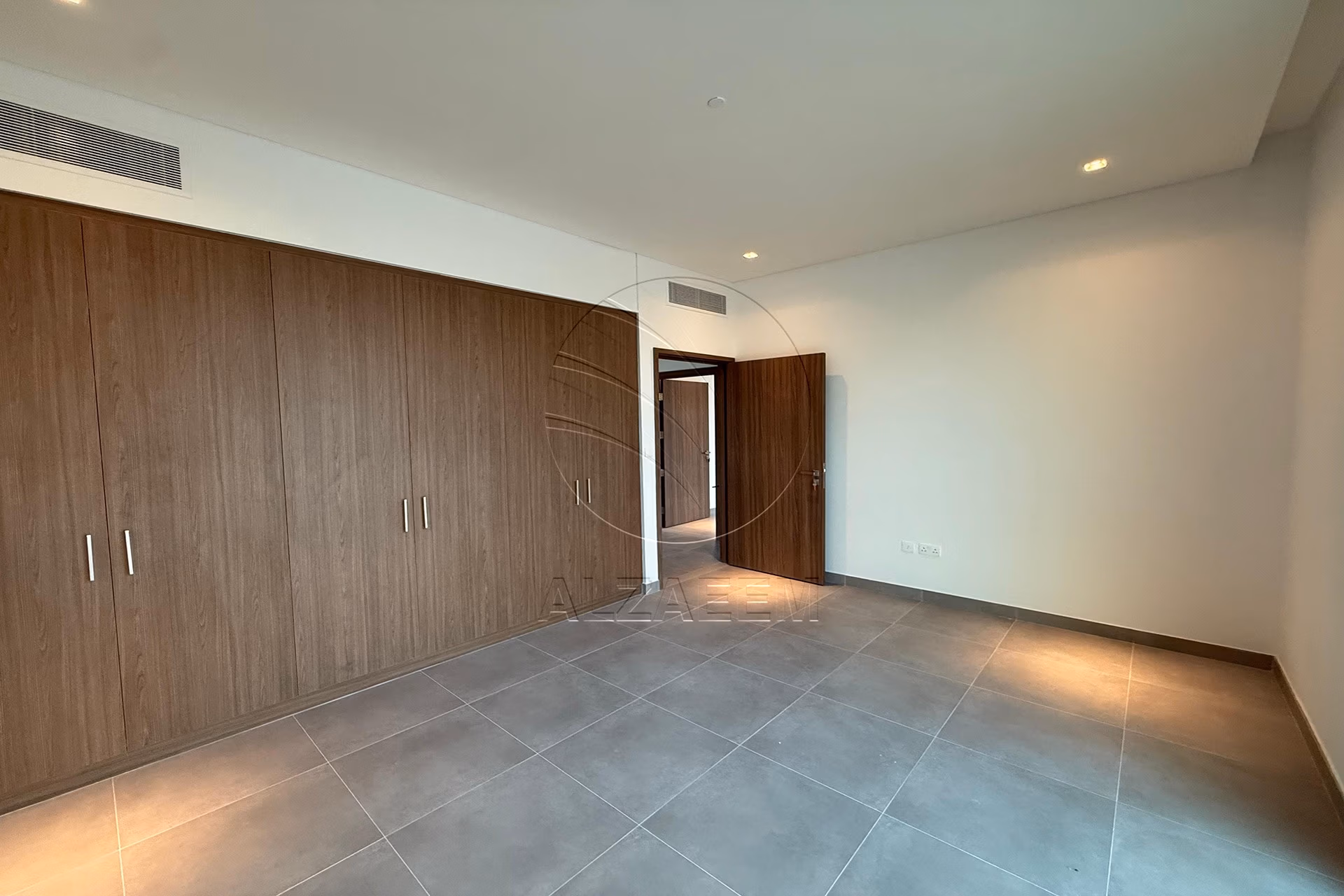 Double Row Corner | Duplex | Move-in Ready