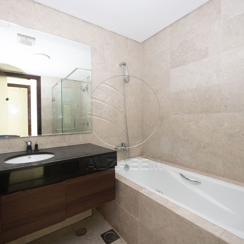 Vacant | High Level ! 3BR + Maid | Sea View