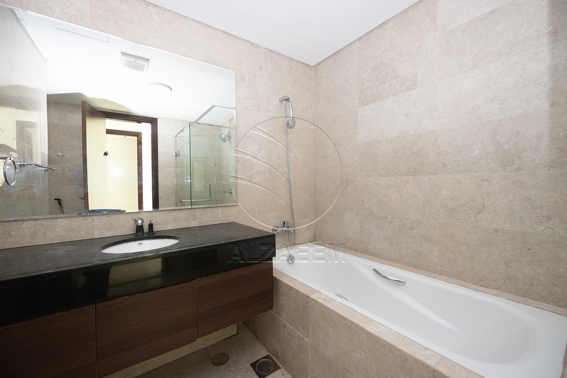 Vacant | High Level ! 3BR + Maid | Sea View