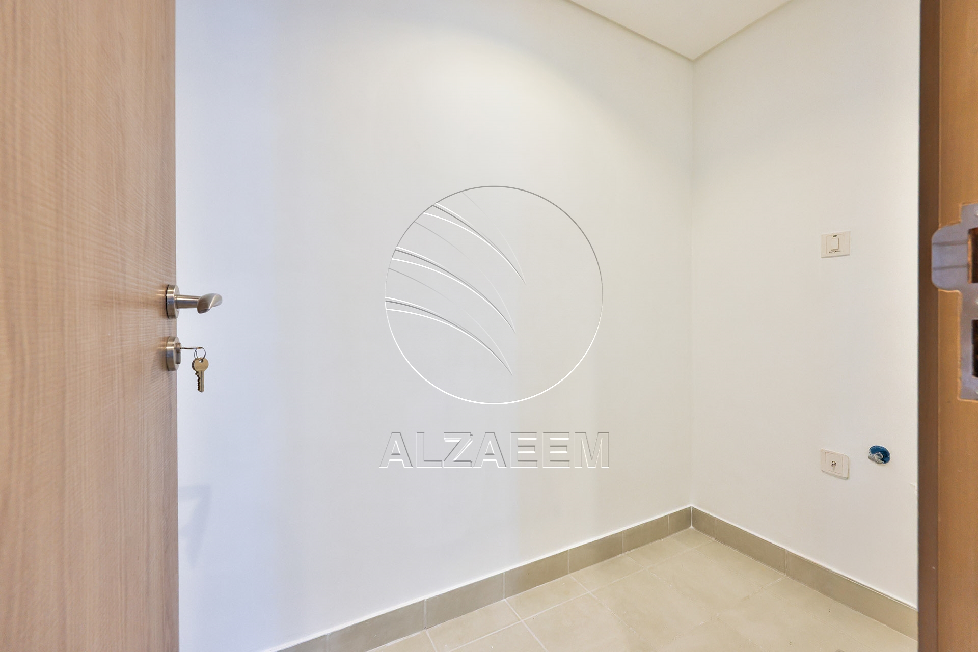 HOT DEAL! Corner Unit – Partial Sea View | Parking