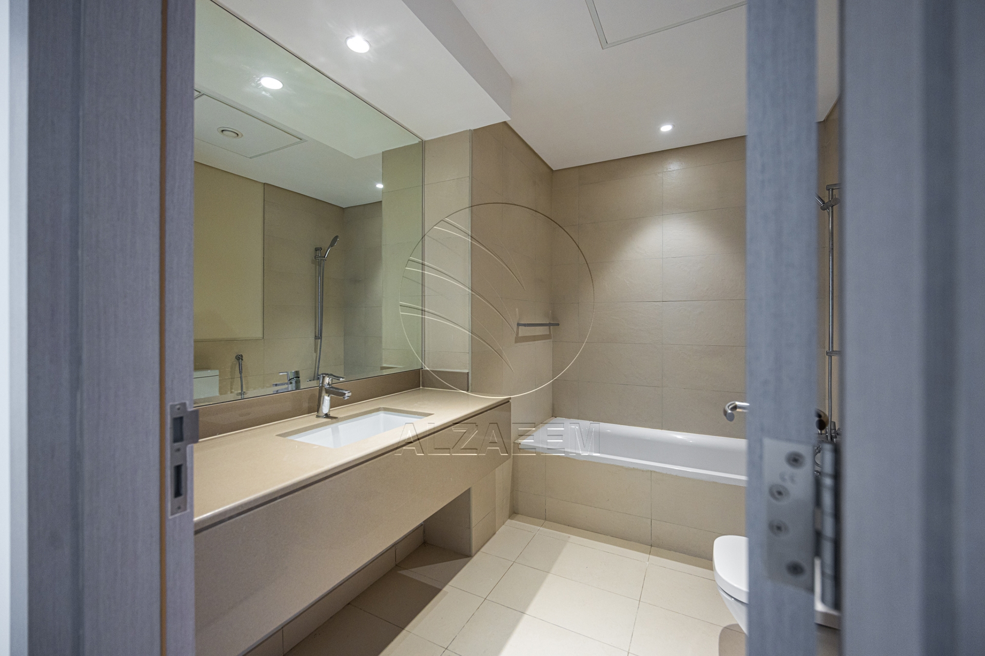 Partial Canal View | High Floor | VACANT