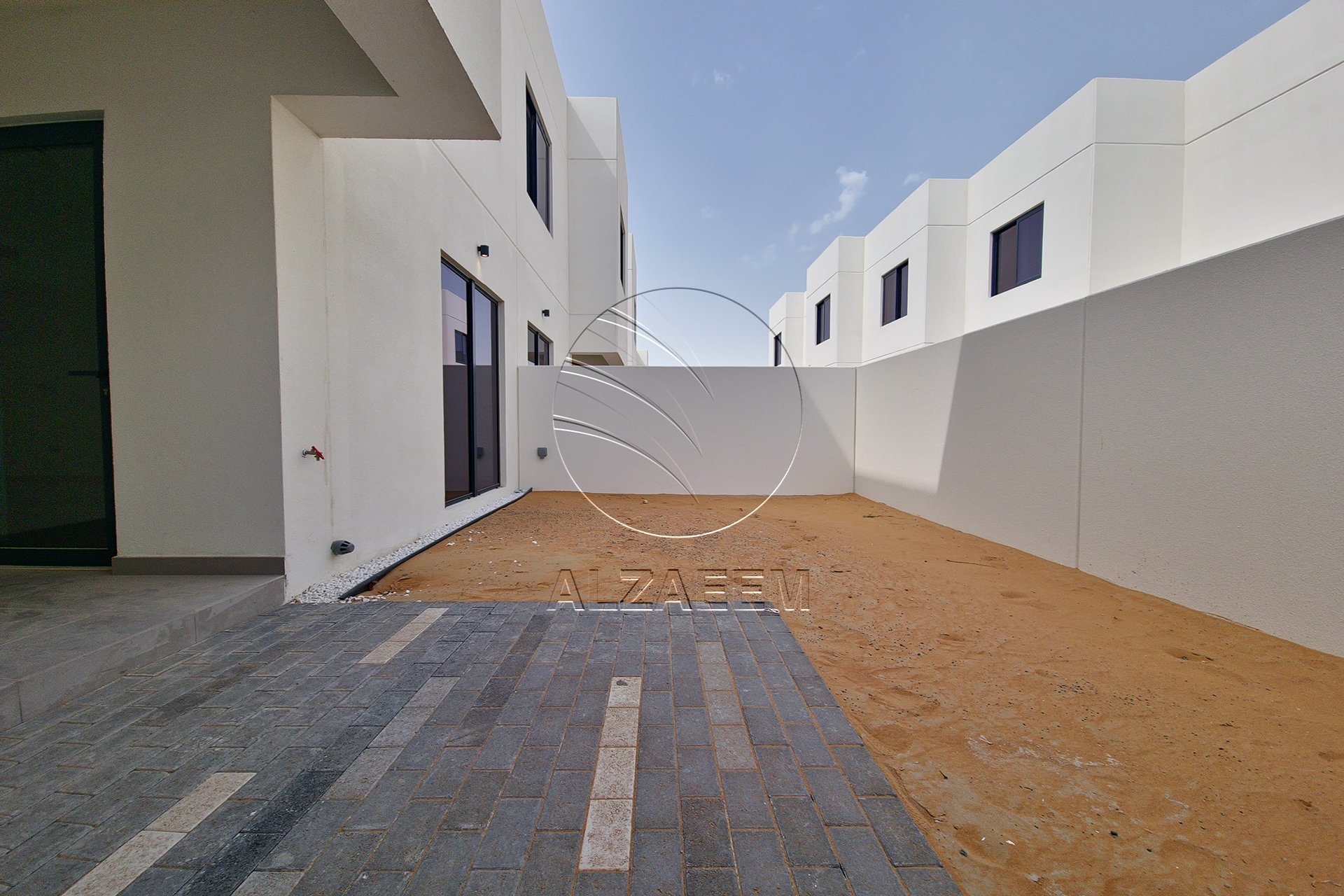 √ VACANT! Corner | Big Plot | Double Row √