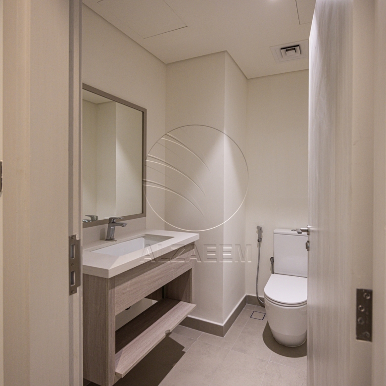 VACANT! 3BR TH | Prime Location | Modern Design
