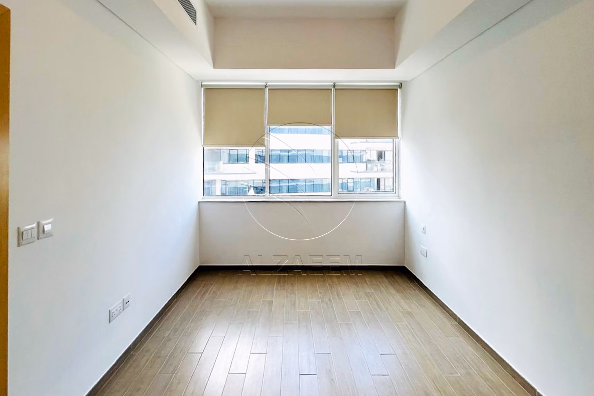 VACANT | High Floor | Partial Sea and Golf view