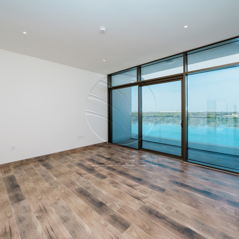 √Seafront VIP Villa | Single Row Corner Big Plot√