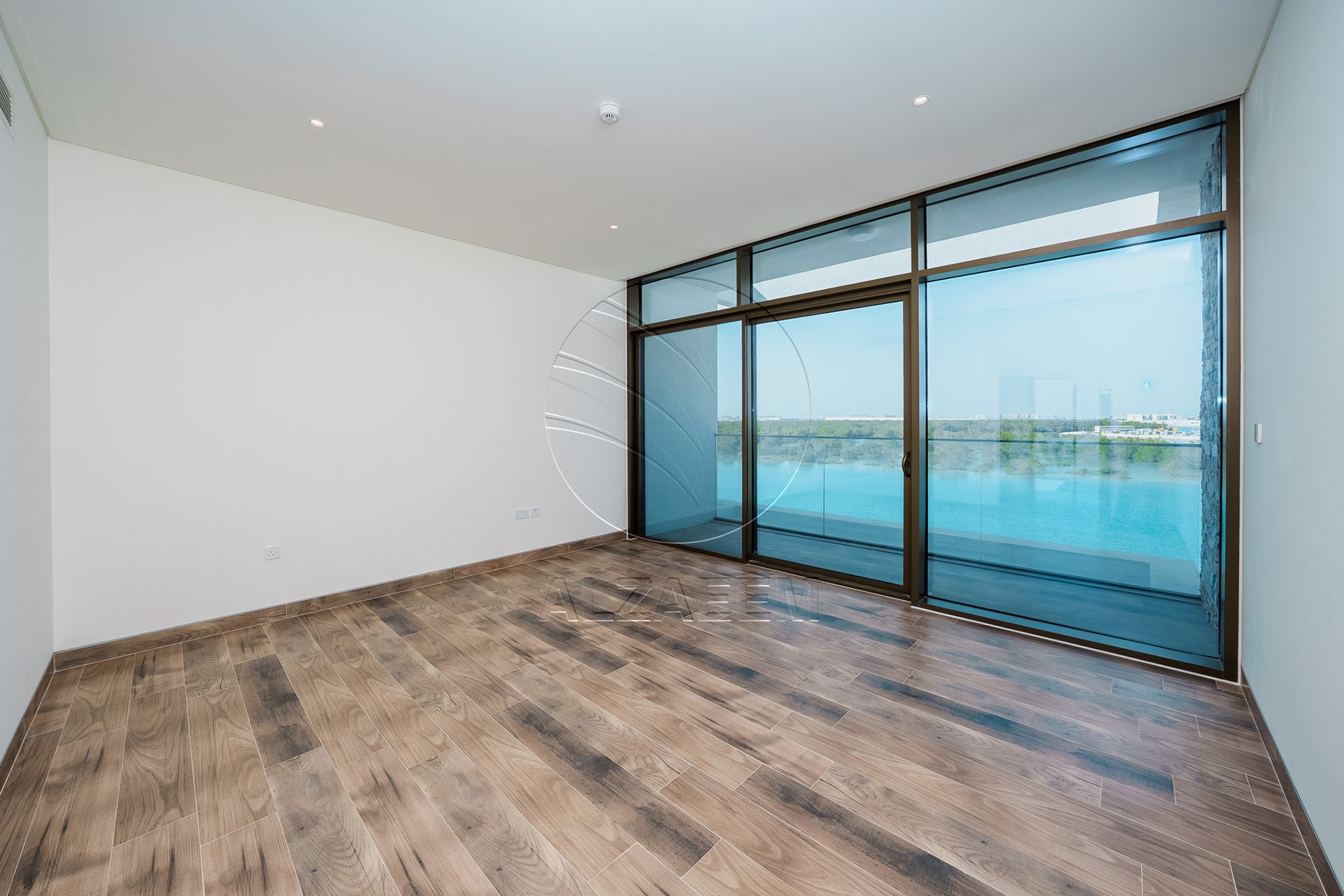 √Seafront VIP Villa | Single Row Corner Big Plot√