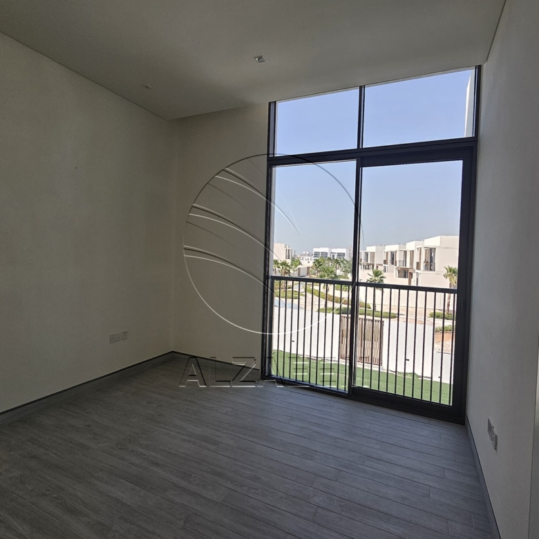 Stunning Location | 4BR+M+D | Vacant Soon!