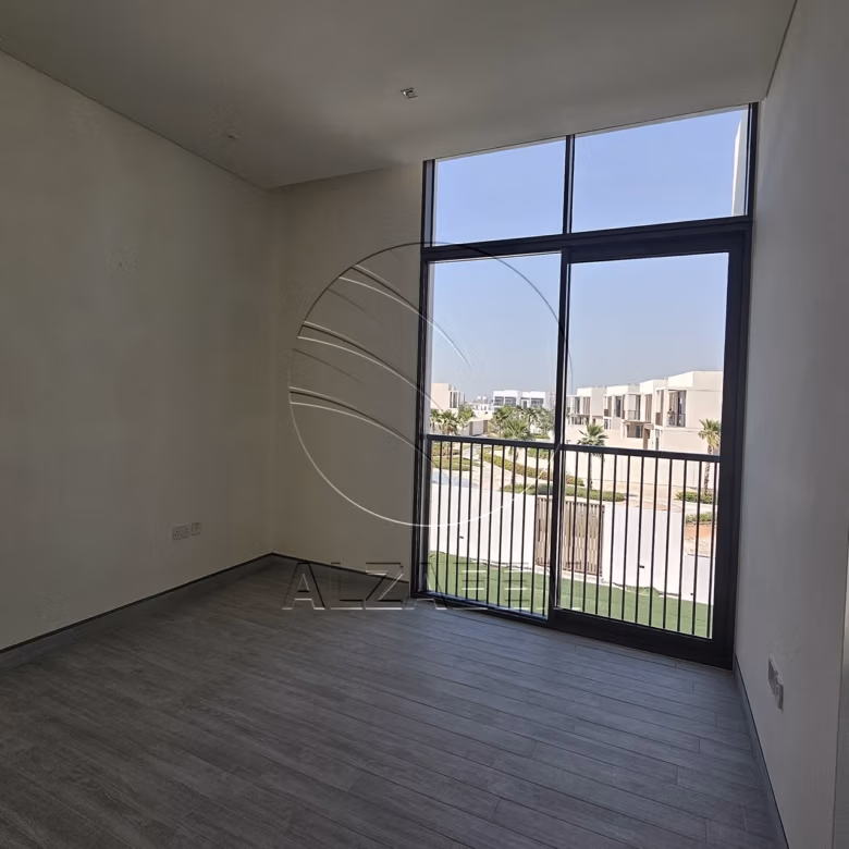 Stunning Location | 4BR+M+D | Vacant Soon!