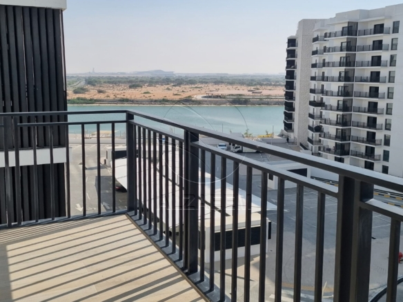 VACANT! Furnished Unit | Mid Level