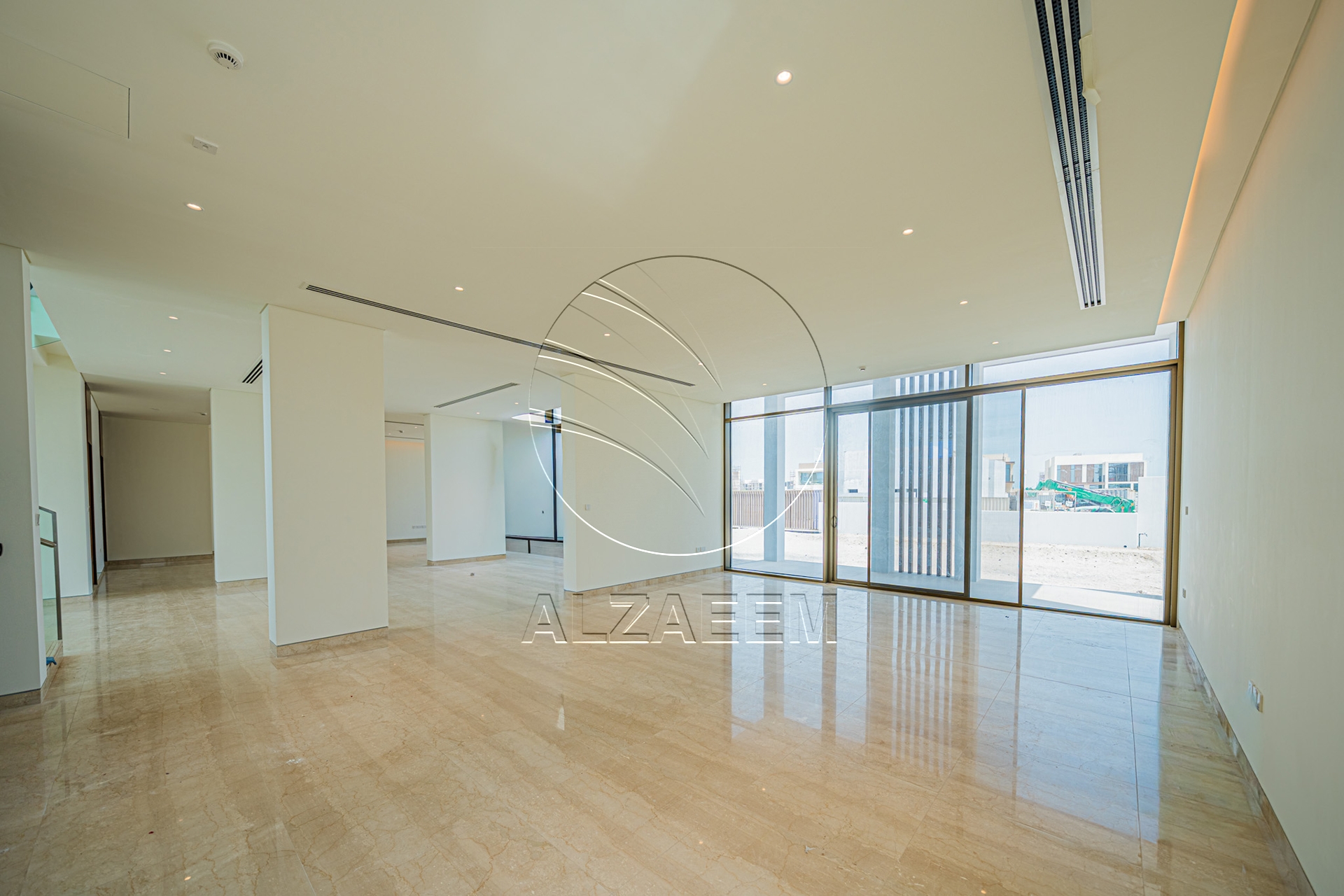 VACANT Exclusive V-5 SELECT | Partial Sea View