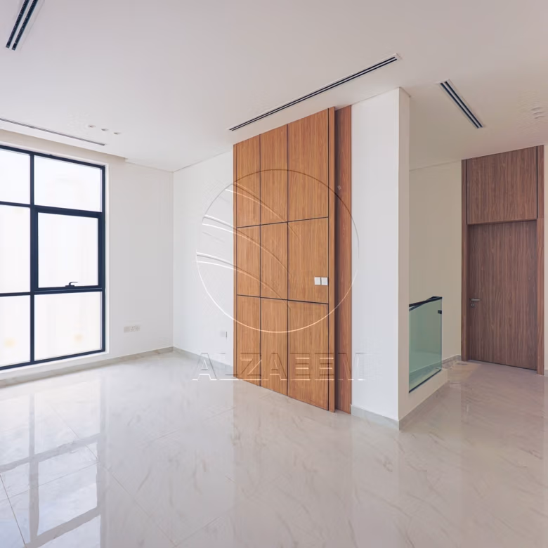Corner | High Quality Finishing| High Ceiling