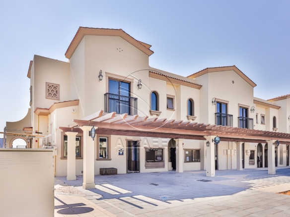 CASARES | Single Row -CORNER | Prime Location