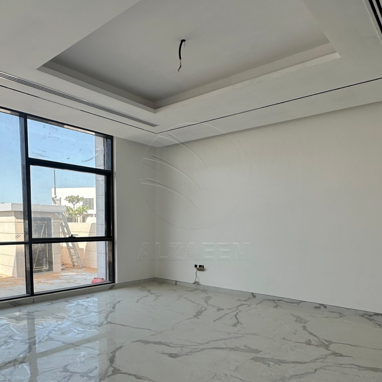 √ Single Row | Biggest Plot | 5BR+Lift+Pool √