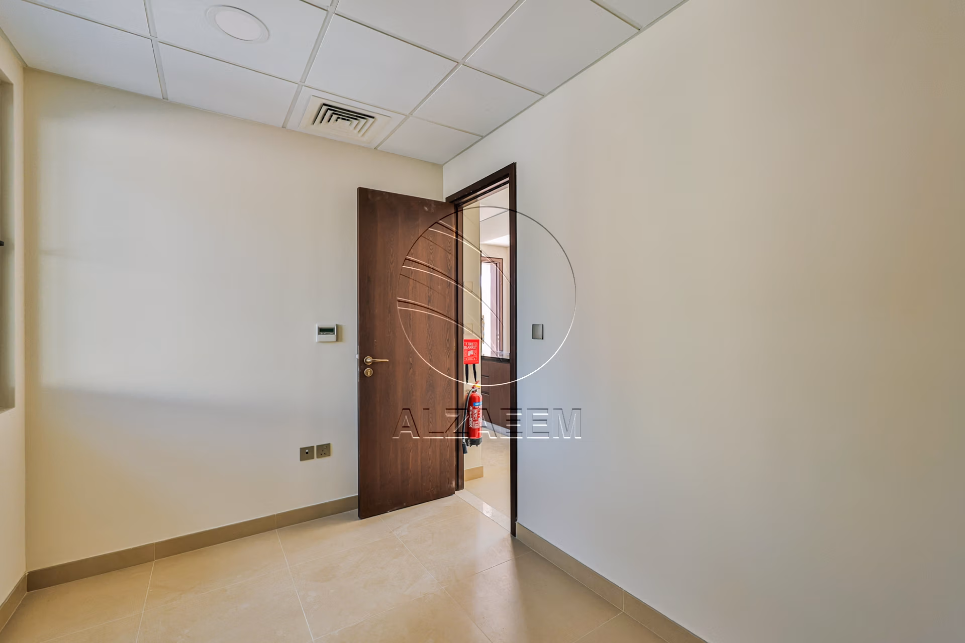 √CASARES | Single Row -CORNER | Prime Location√
