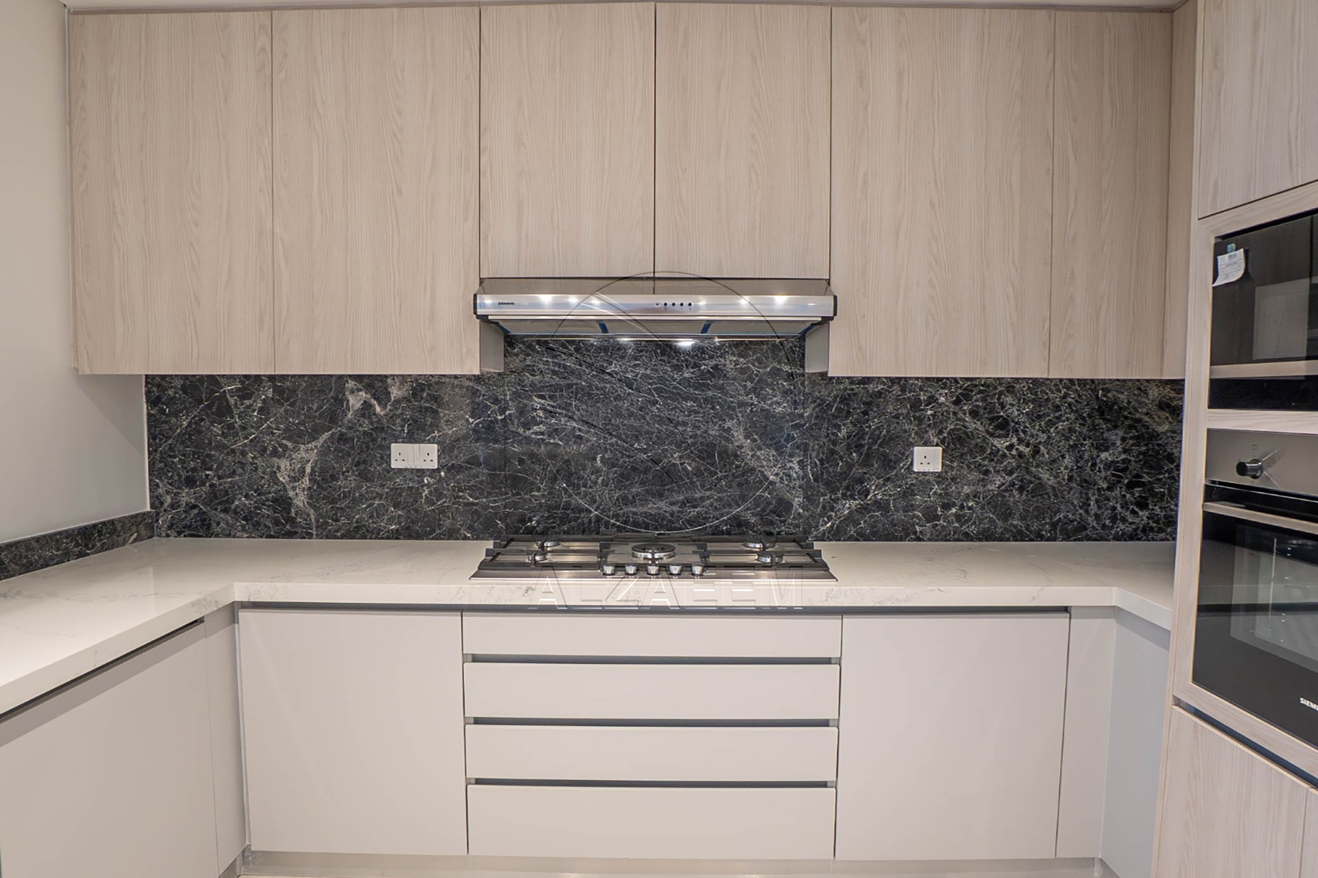 High Quality Upgraded Villa | Single Row | VACANT
