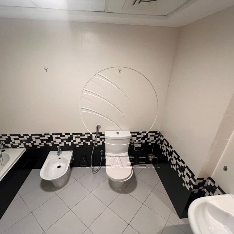 √Mid Level | Vacant | Big Balcony√