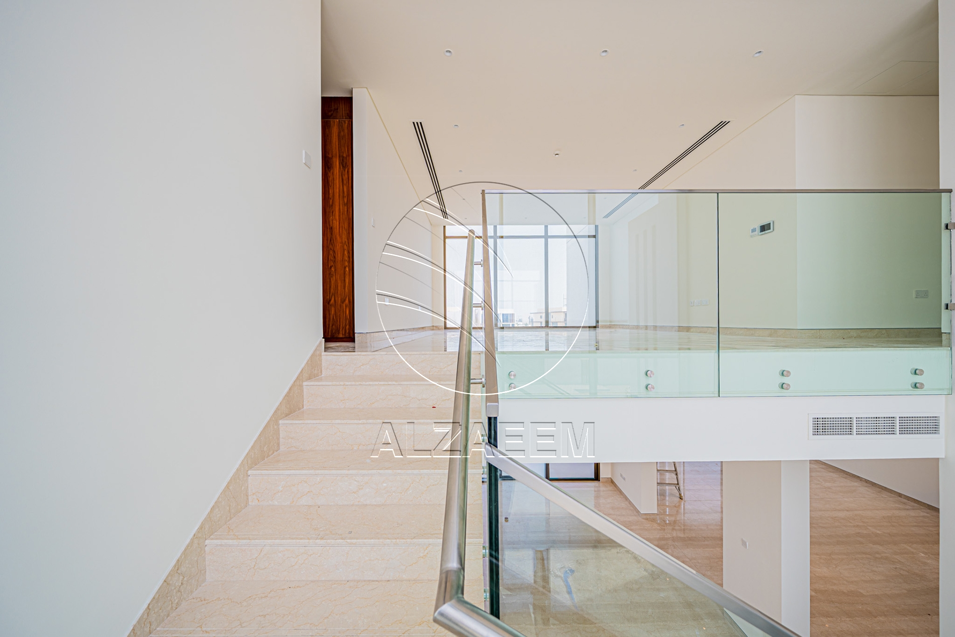 VACANT Exclusive V-5 SELECT | Partial Sea View