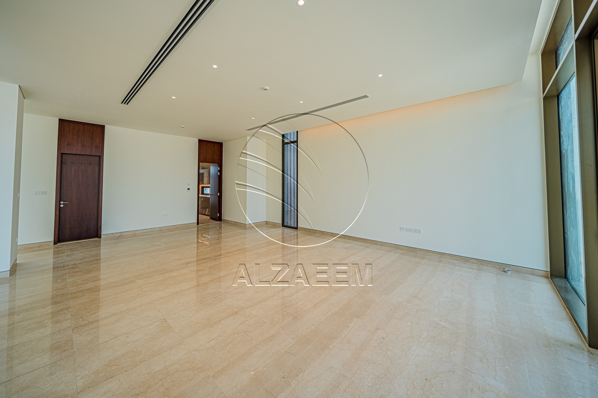 VACANT Exclusive V-5 SELECT | Partial Sea View